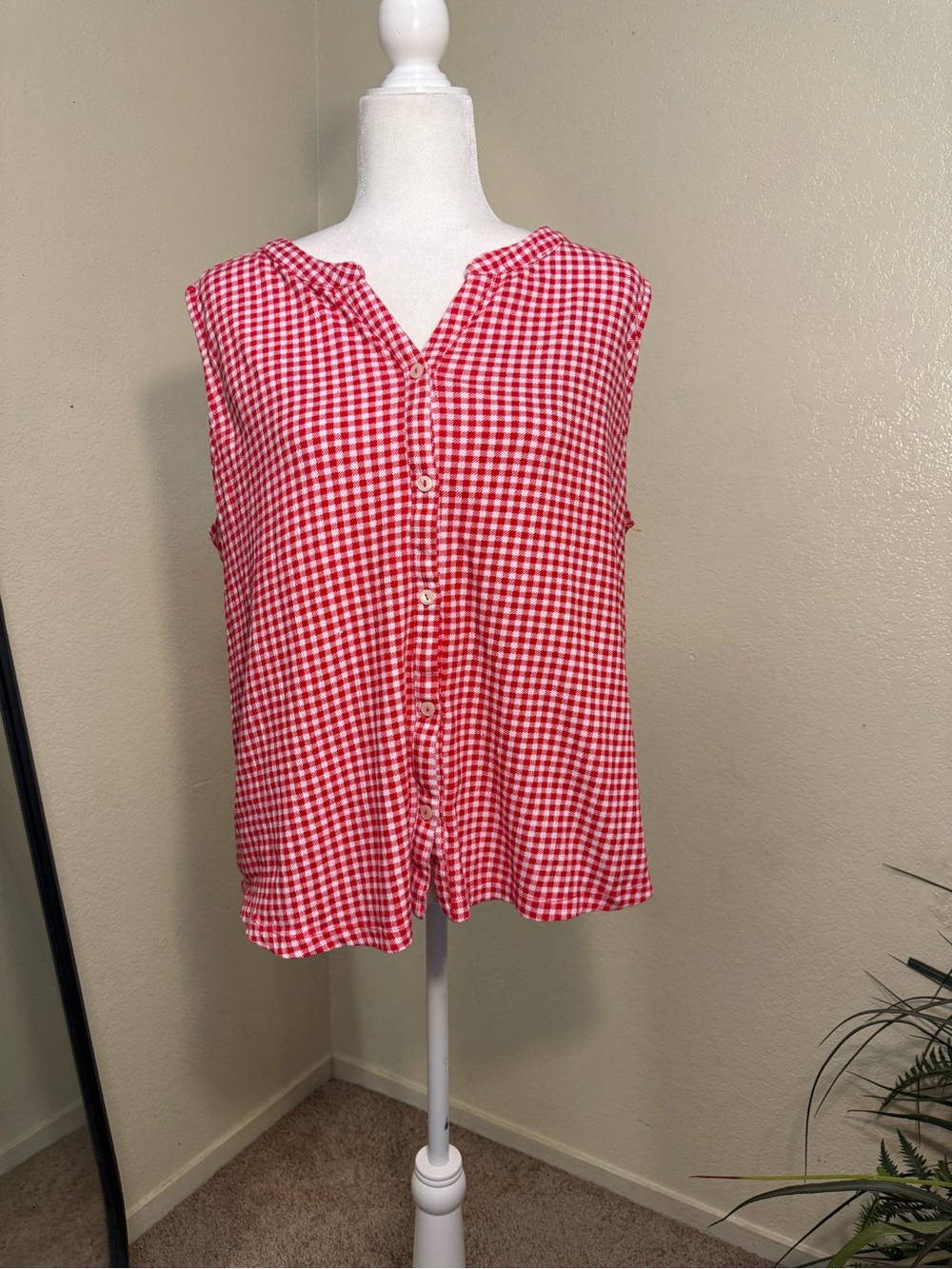 Lands' End Red Gingham Sleeveless Button-Down Top